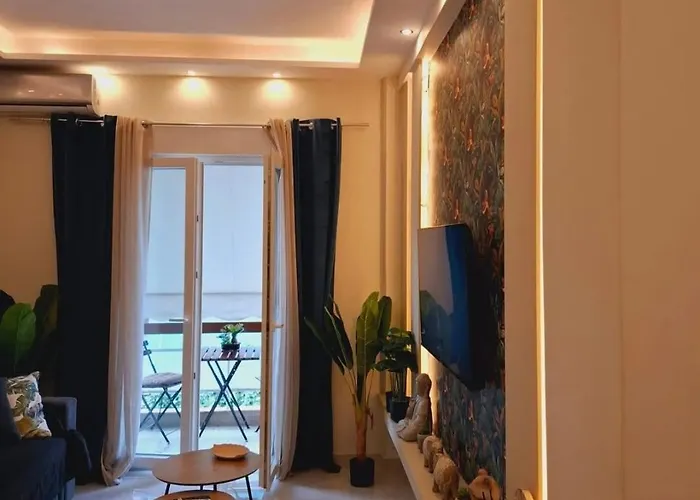 Stay In Athens - Muses